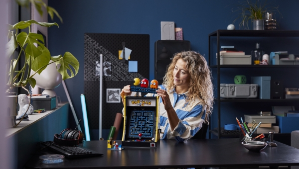 LEGO e Bandai presentano il nuovo set Icons Pac-Man Arcade